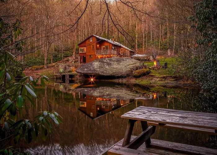Serene Mountain Getaway, Hot Tub, Sauna, Lake View, Swim, Fish, Hiking, Ev Plugin